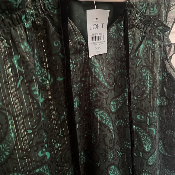 NEW LOFT Shimmer Paisley Green Flowy Sleeveless Top Blouse XXS XS Petite - Picture 4 of 4